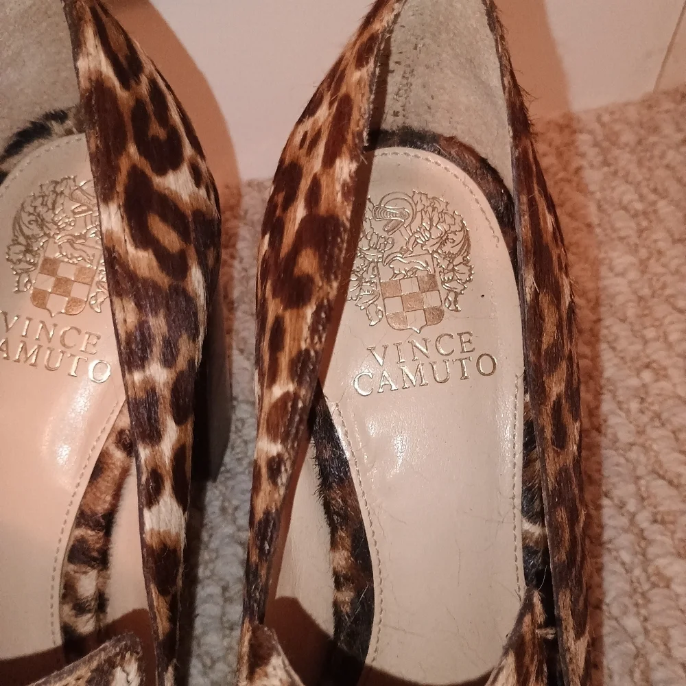 Vince Camuto‎ Wevenly 3 Leopard Calf Hair Pointed Toe Heels Size 9M Block Cone